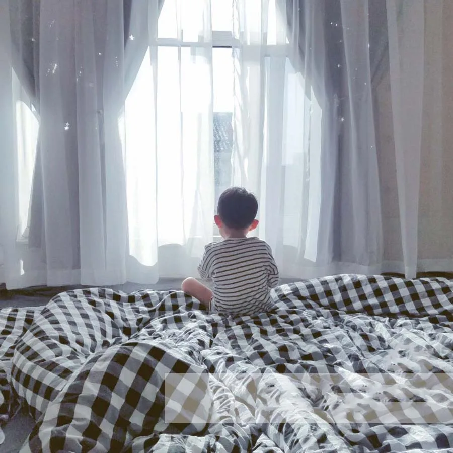 Тканевые занавески для детской с полыми звездами цветные двухслойные оконные