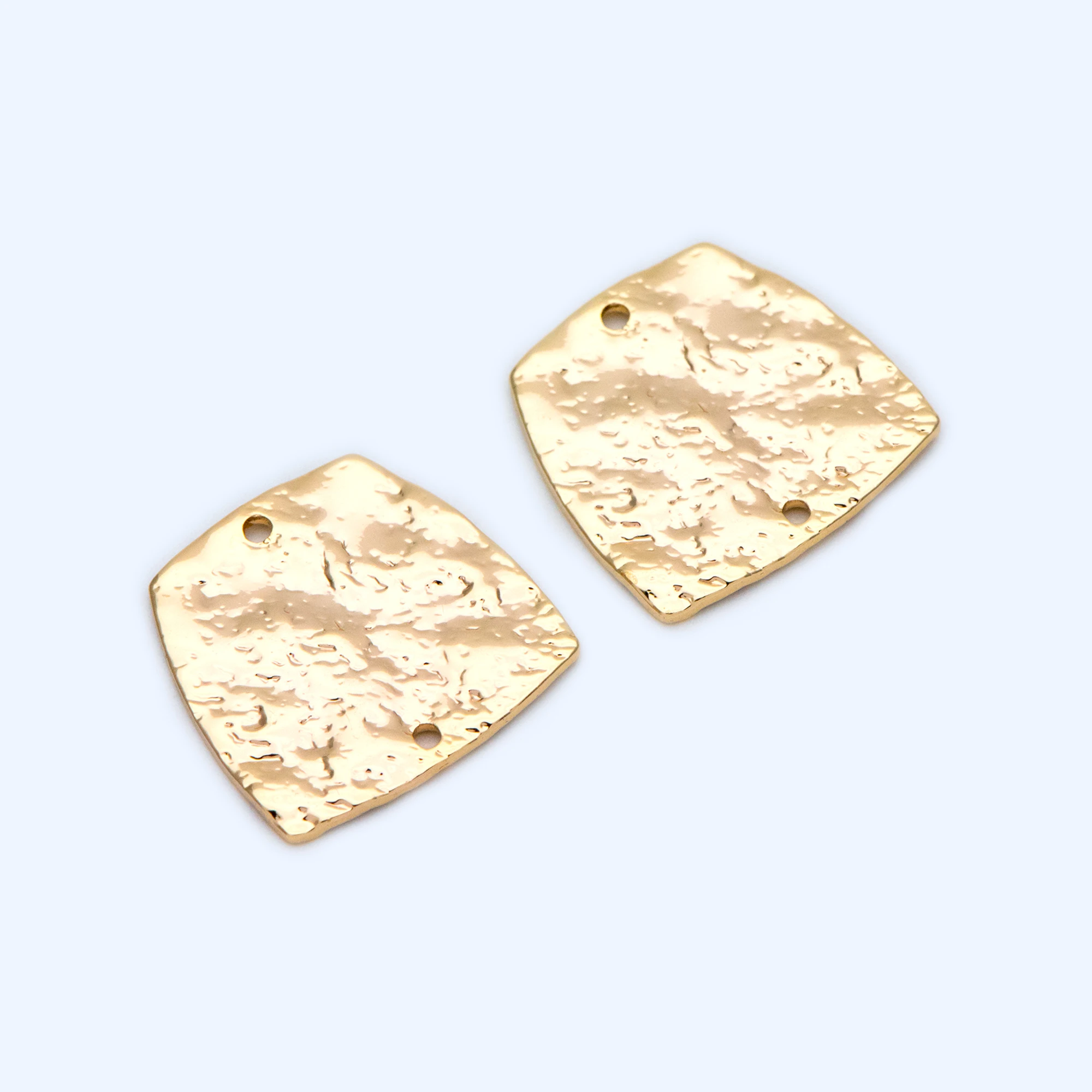 Colgante de conector de disco trapezoidal de 10 piezas de 17,5mm, amuletos martillados geométricos de Latón chapado en oro para la fabricación de joyas DIY (GB-1422)
