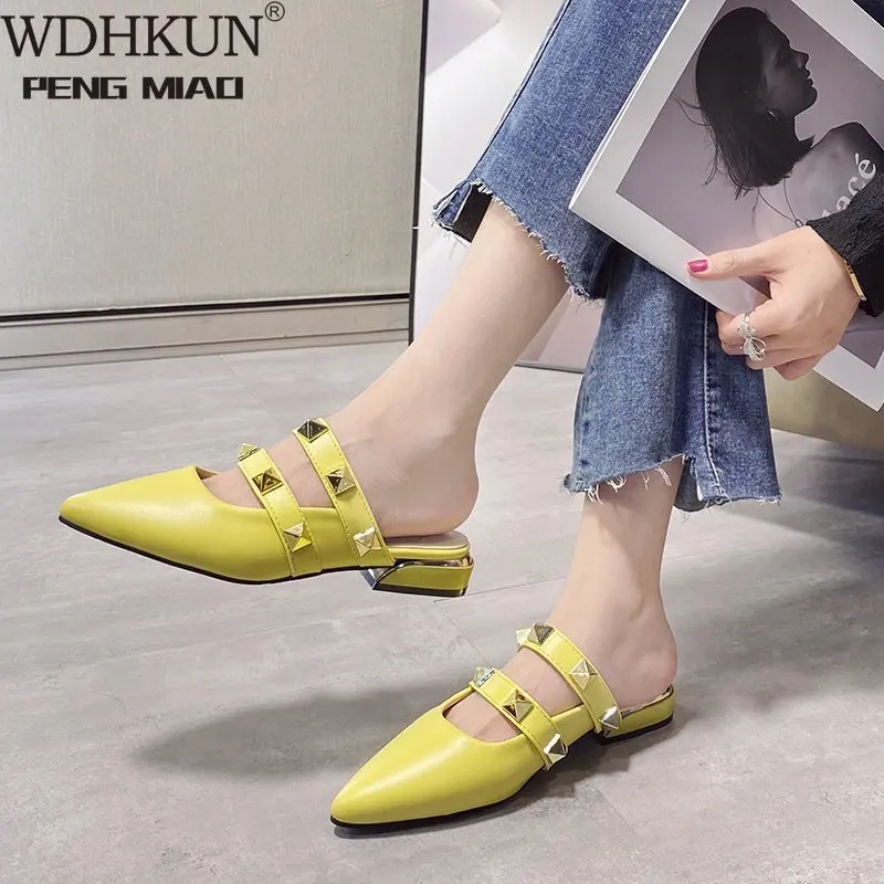 

Женские шлепанцы с заклепками, повседневные шлепанцы на плоской подошве, с закрытым носком, без застежки, для улицы, 2021