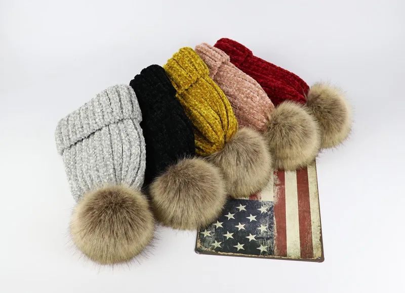 Новинка зимние теплые шапки с пышной опушкой из искусственного меха Pom pom трикотажные Шапки шапки бини шапки Для женщин Кабельное вязаные Skullies с ботиночки с помпончиками завитые без полей для мужчин