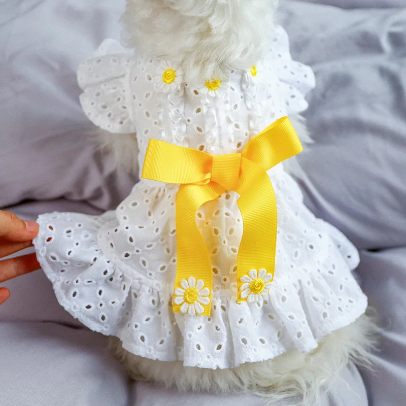 

Dog Clothes Daisy Flower Cutout Classic Dress For Small Dog Puppy Pet Cat Spring &Summer Pet Costume Pet Clothes Skirt