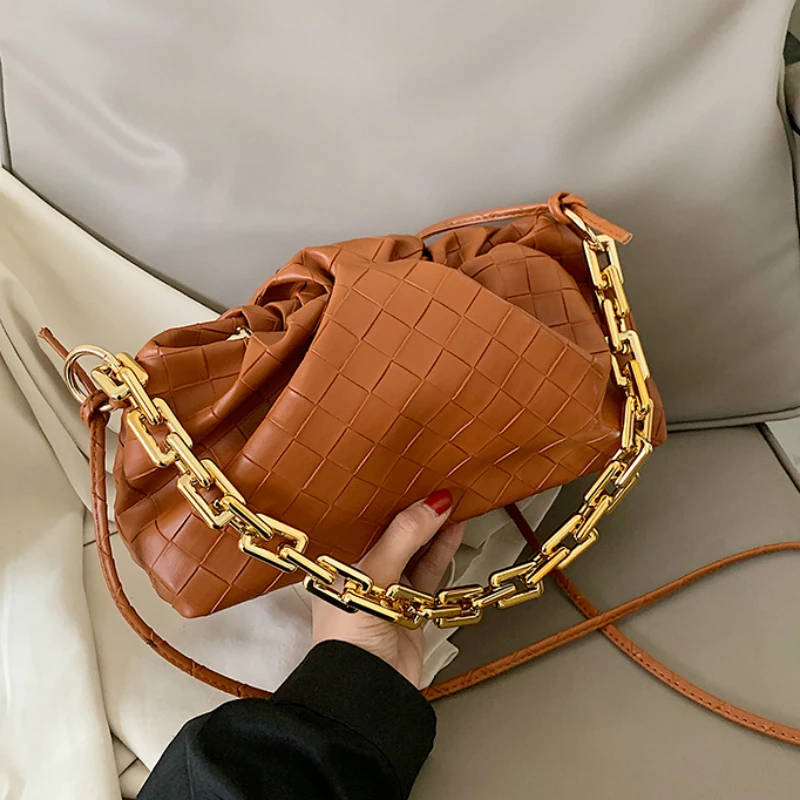 

Woven Gold Chain Lizard Pattern Cloud Bag for Women 2021 Winter Armpit Bag Lady Shoulder Handbag Female Travel Hand Bag