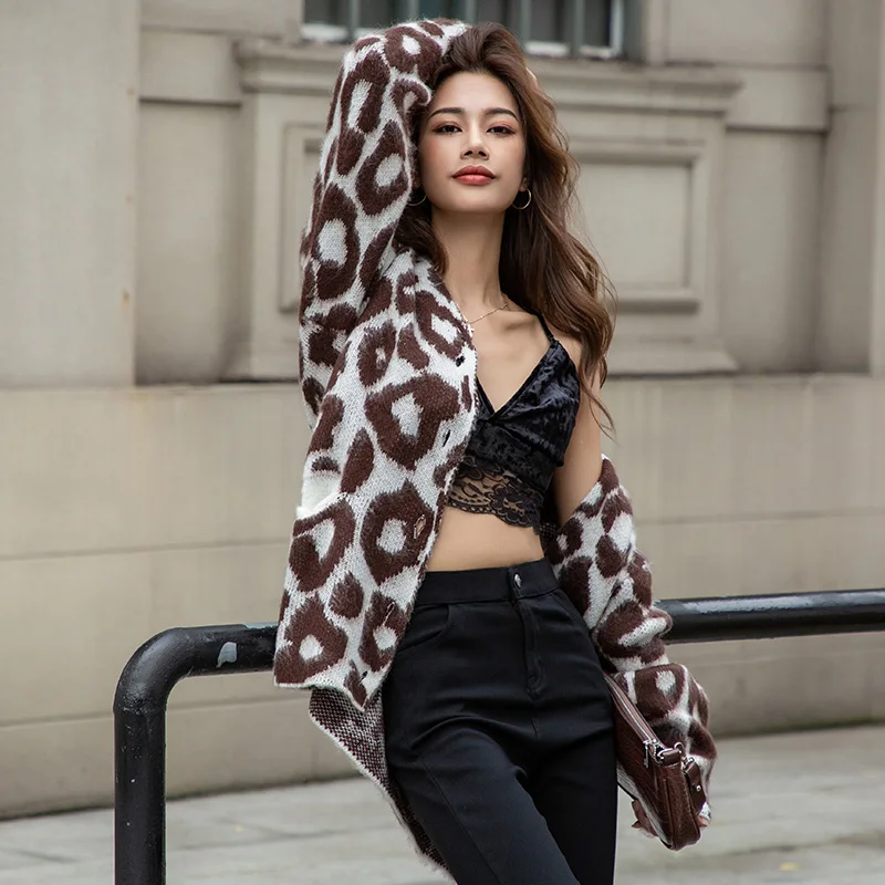 Женский трикотажный кардиган с леопардовым принтом шерстяной свитер V-образным