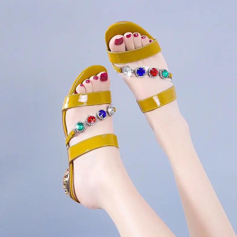 Новое поступление Босоножки на каблуке с ремешками Женские туфли шлепанцы со