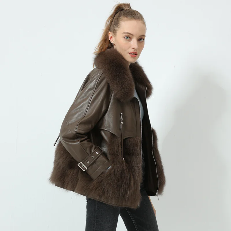 

SHZQ Fox Fur Grass Woman 2021 Autumn and Winter New Sheepskin Locomotive Fur One-parkerce Coat Short Leather Fur Woman