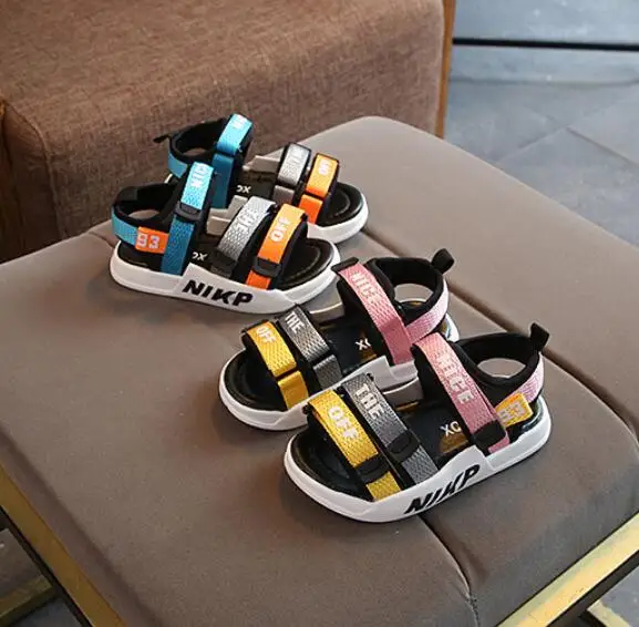 Детская кожаная обувь Повседневная 2020 года Лоферы для девочек Пляжные сандалии