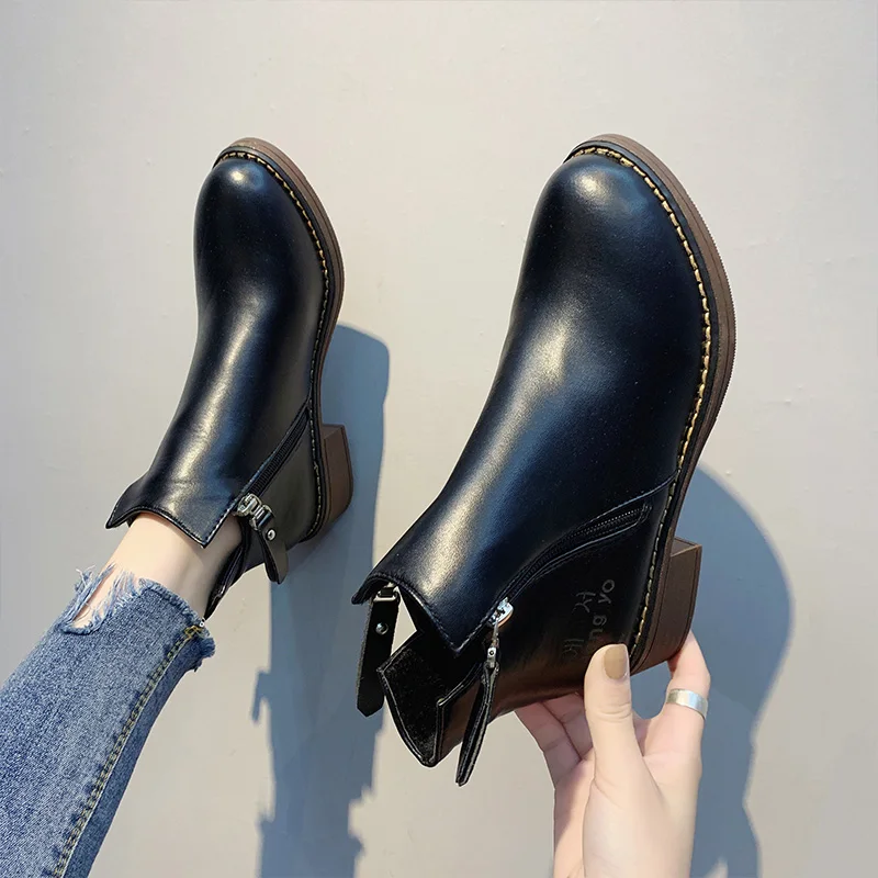 Bootee/ г.; женские ботинки на низком каблуке; обувь с круглым носком; женские резиновые сапоги; роскошные дизайнерские ботинки на молнии со шнуровкой; женские непромокаемые ботинки