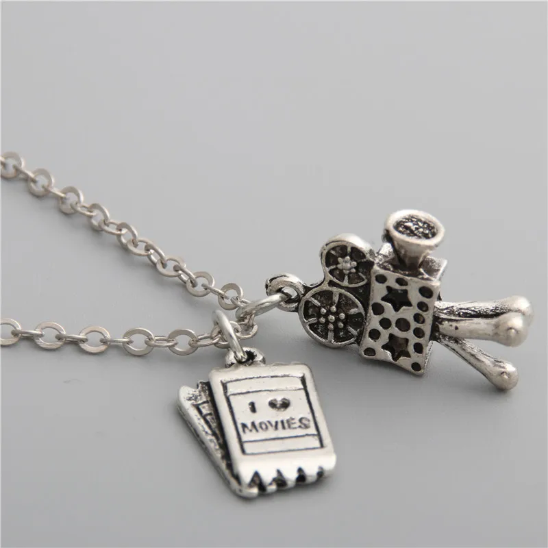 Ожерелье с кинокамерой и инициалом 1 шт. | Украшения аксессуары