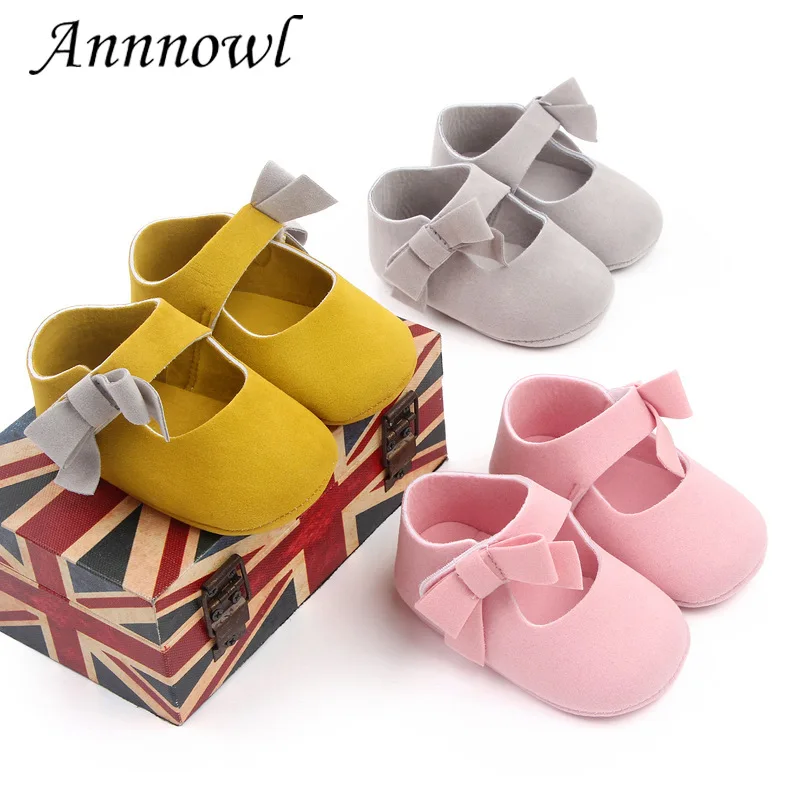 

Brand Newborn Baby Gril Crib Shoes for 1 Year Birthday Leather Moccasins Infant Soft Flats Footwear Toddler Trainers Doll Gifts