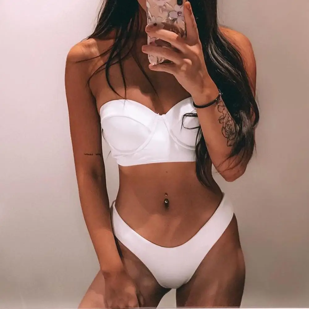 Комплект женского нижнего белья с чашками пуш-ап и открытыми плечами | Женская