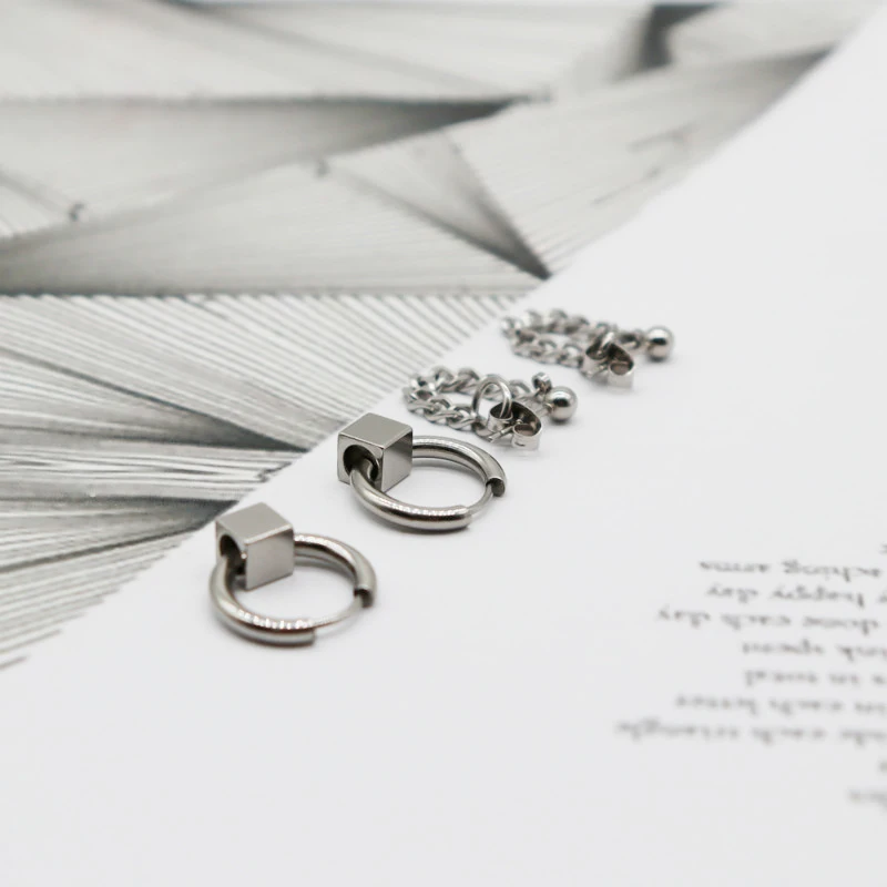 Титановые серьги кольца для мужчин и женщин с кубической цепочкой