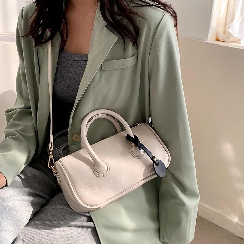 

High Quality Korean Version of The Portable Handbag 2021 New Net Red Fashion Messenger Bag Hot Sale Ladies Retro Shoulder Bag