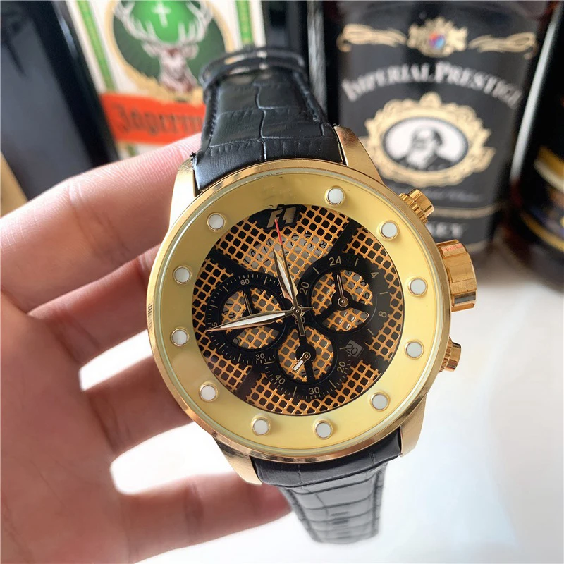 

2021New fashion watch, universal for men and women, rubber strap, quartz movement, hollow core design watch