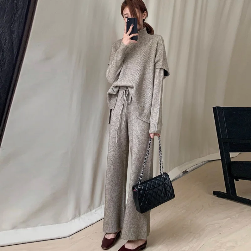 Женский трикотажный комплект из трех предметов свитер + жилет брюки офисный