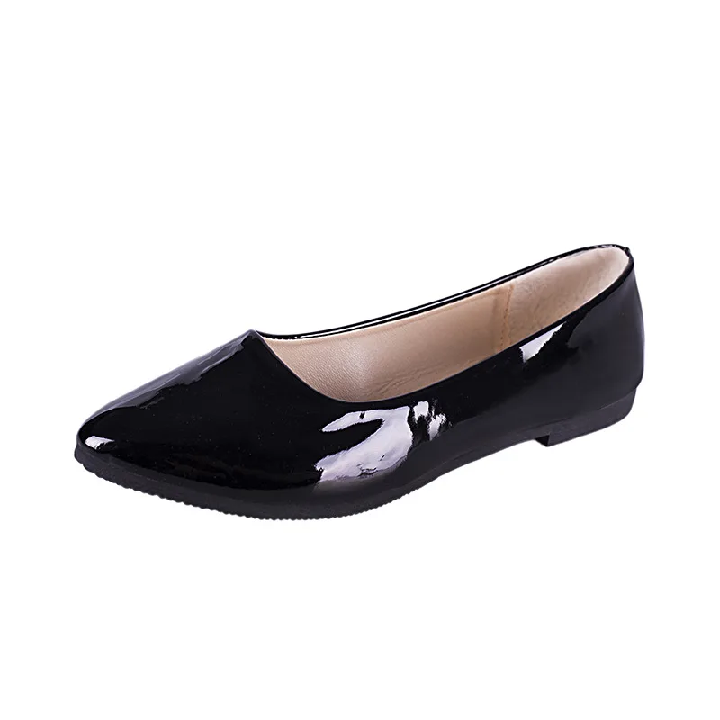 The new spring/fall 2019 collection features a pair of pointed shallow flat beanie shoes and mom women | Обувь
