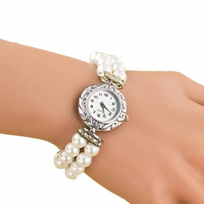 

Diamond Women Students Beautiful Fashion Brand PopGolden Pearl Quartz Bracelet Watch Waterproof Small Dial Luxury Jewelry Clock