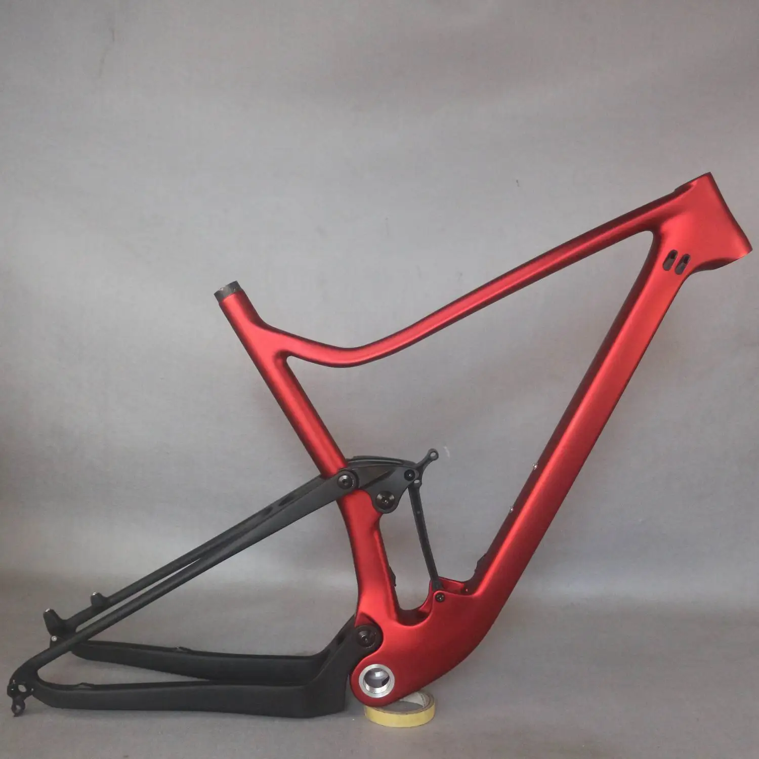 

2021 Custom paint 29er Carbon suspension mountain frame BSA Carbon frame XC MTB Frames travel 100mm boost frame thru Axle