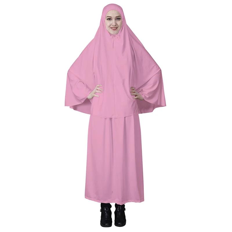 Мусульманские женщины из двух частей хиджаб и абайя Арабская леди