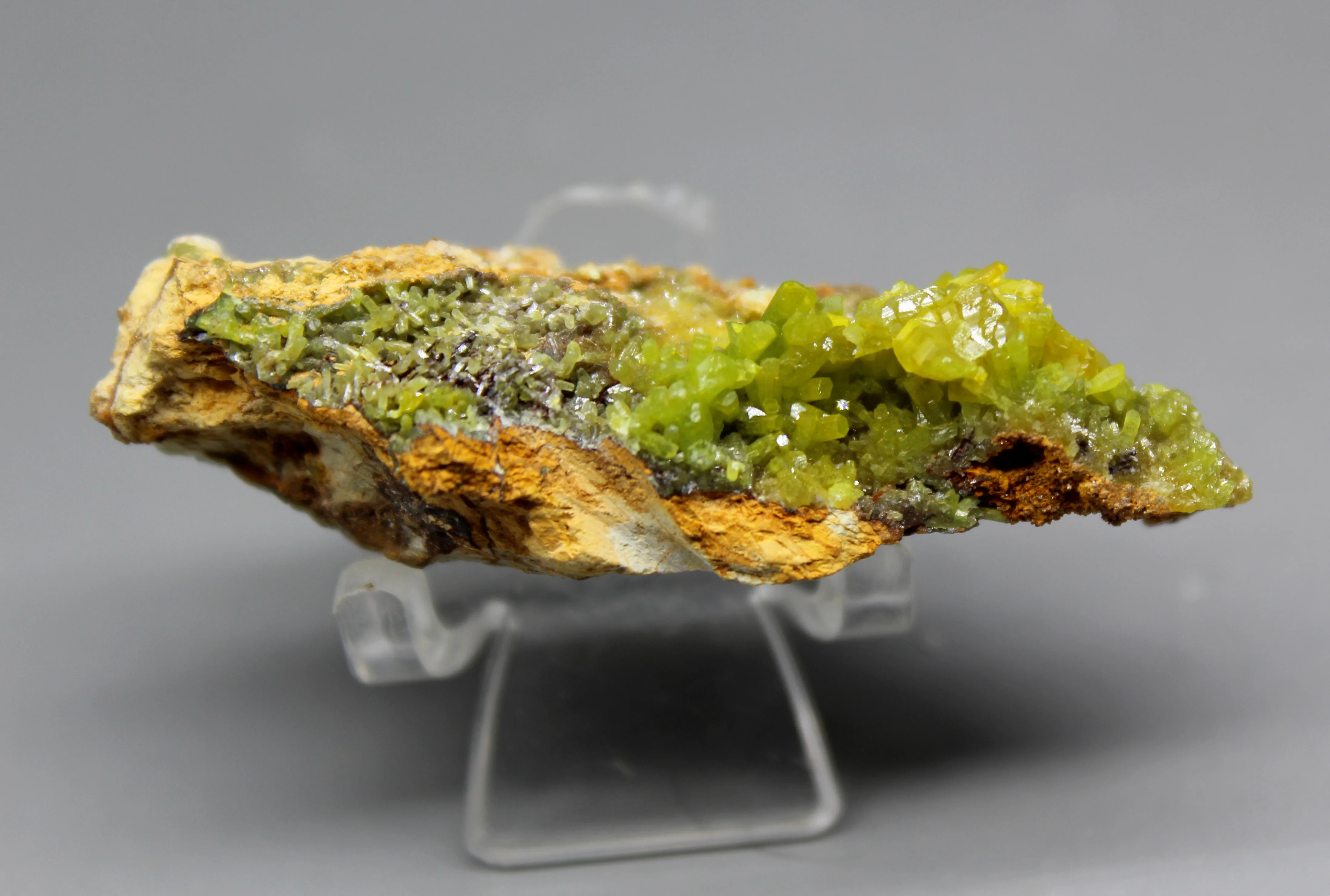 19 г натуральный редкий пироморфит зеленый свинец руды Природные Минеральные