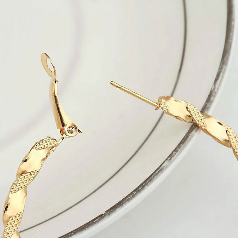 

Suitable Metal Earrings Personality Exaggerated Twisting Large Ring Earrings Women Earrings Jewelry Wholesale