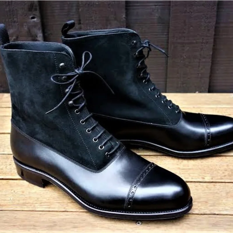 

Новые мужские ботинки ручной работы, высококачественные черные ботинки из искусственной кожи с вышивкой, высокие кружевные ботинки с кругл...