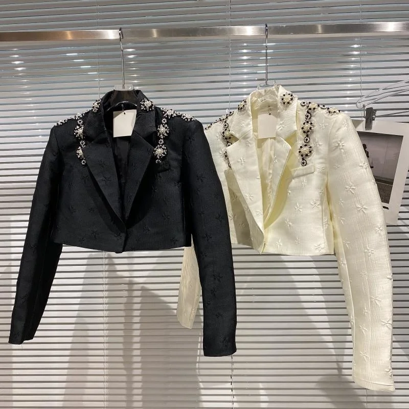 

Куртка женская короткая, с вышивкой бисером, осень 2021 г.