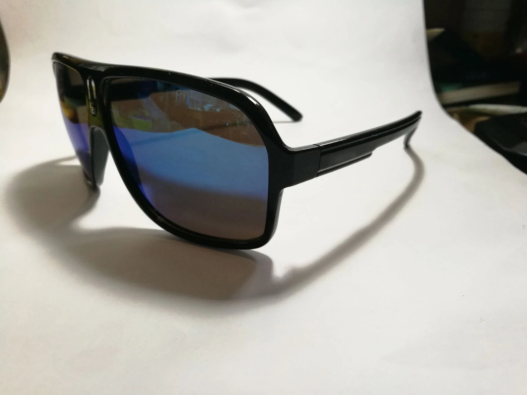 

2016Men and women sports windproof fashion sunglasses Free shipping