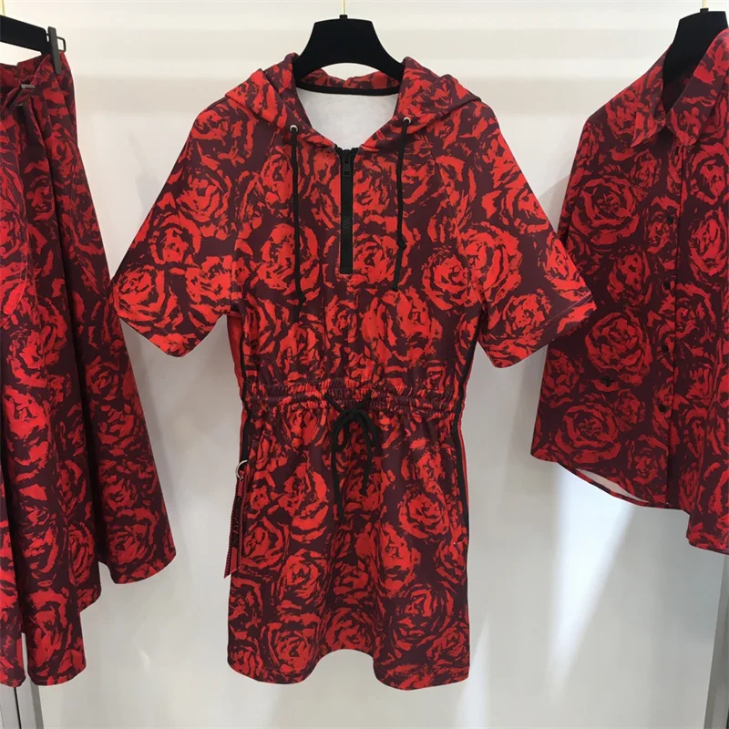 

2021 осенние модные платья с капюшоном и принтом роз для женщин