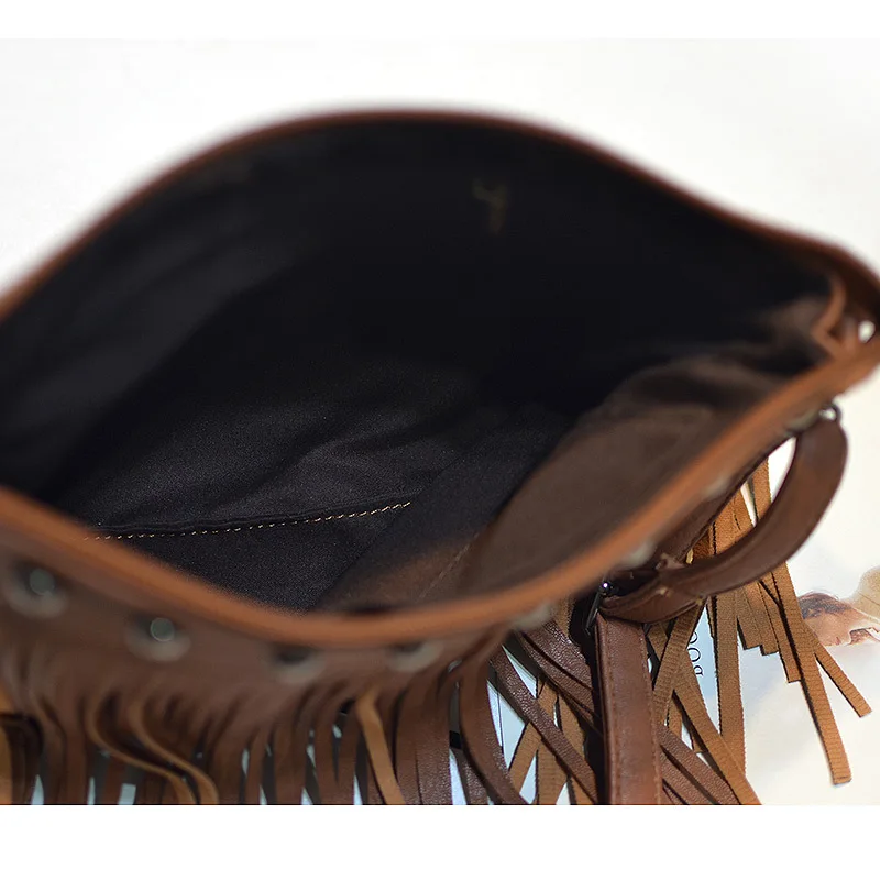 

New girl shoulder bag Fashion soft leather exquisite rivet tassel bag travel large capacity women's messenger bag Christmas gift