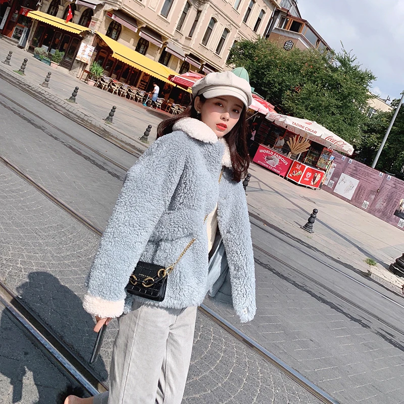 Женское пальто с отворотом MISHOW однотонное однобортное Прямое густым мехом на