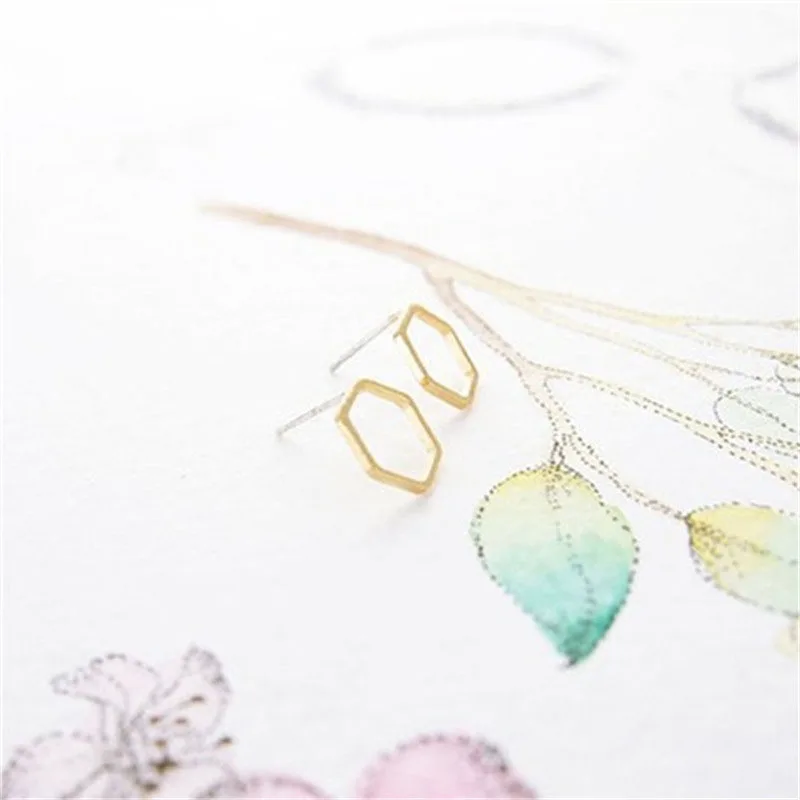 1 пара модных полая линия Hive с сопротивлением шестиугольник серьги вырезать