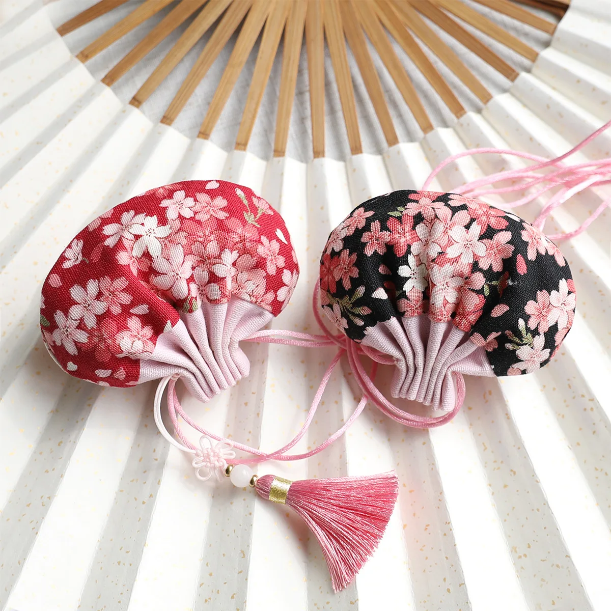 

Cotton High Quality Japanese Cherry Blossom Splice Retro Series Palace Sachet Bag Tassel Jewelry Bags Car Decoration Gift Bag