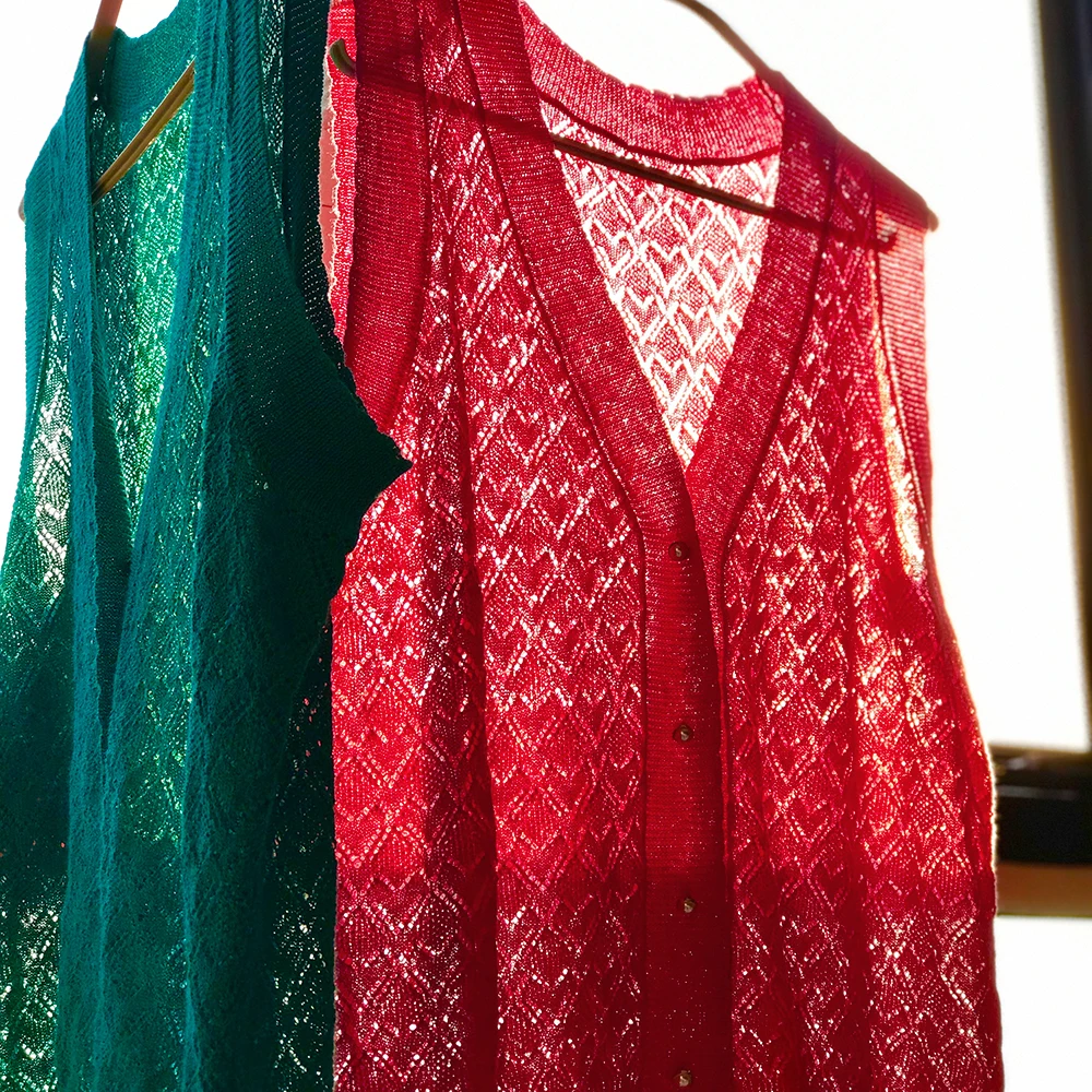 

spring summer T shirt 2020 new fashion vintage black Rose red green v collar Sleeveless tshirt summer top korean clothes tops