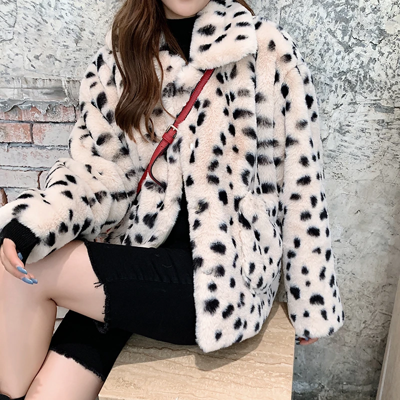 

2020 Winter Lambswool Coat Women Korean Fashion Long Sleeve Imitate Fur Leopard Plush Outwear Loose Warm Jacket Female Tide H799