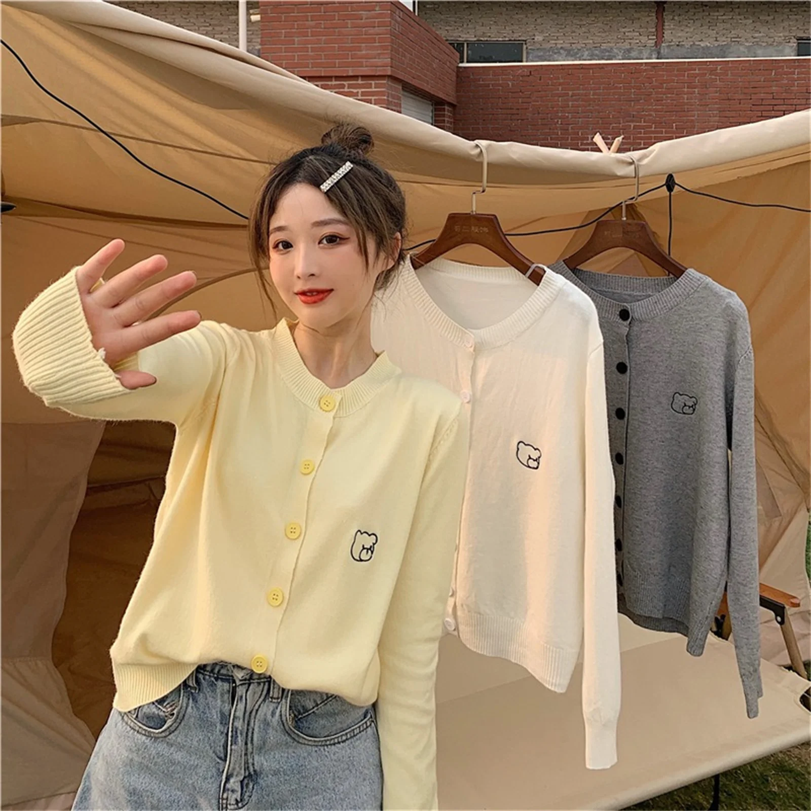 

2021 Women’s Sweaters Button Down Cardigan Girls Cute Long Sleeve Round Neck Bear Embroidery Knit Coat Autumn Winter 3 Colors