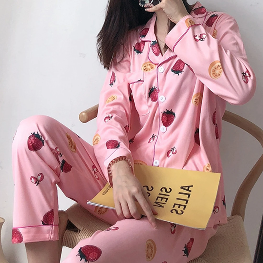 

2020 Autumn Women's Pajamas Sets with Flower Print Fashion Luxury Female Faux Silk Two Pieces Shirts + Pants Nighties Sleepwear