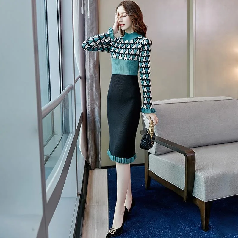 Женское вязаное платье-свитер с принтом Love винтажное облегающее платье