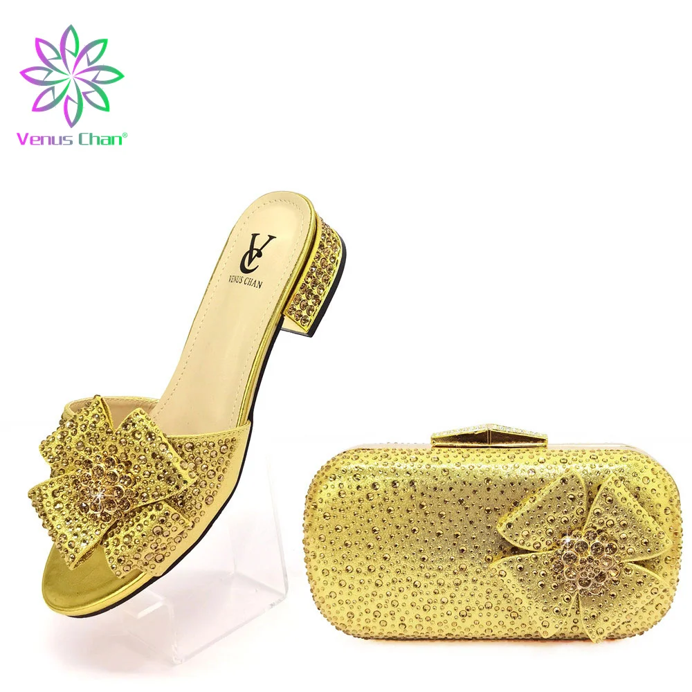 

Модные итальянские дизайнерские новые поступления, африканская женская обувь, подходящая сумка в золотистом цвете, очень высокие каблуки, ...