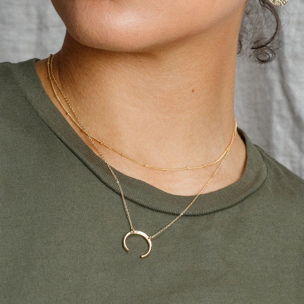 

Visunion 316L Stainless Steel Necklace Delicate minimal Crescent Moon Chain for Women Girls Simple Fresh Beatuiful Necklace