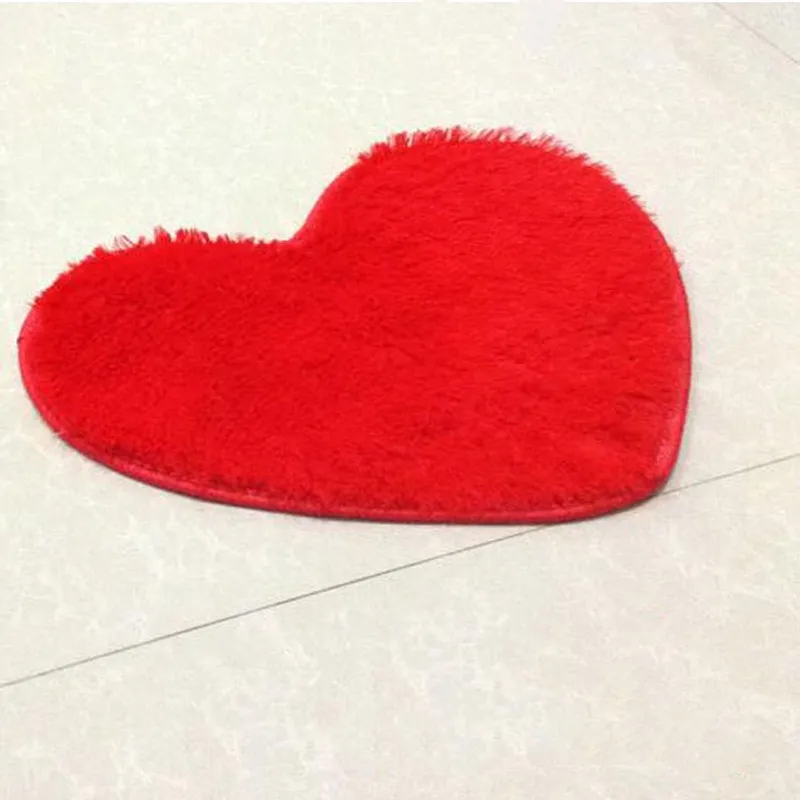Нескользящий коврик 30x40 см однотонный плюшевый напольный в форме сердца для