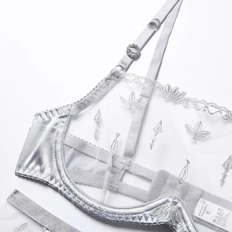 Комплект женского нижнего белья из 3 предметов с бюстгальтером без косточек и