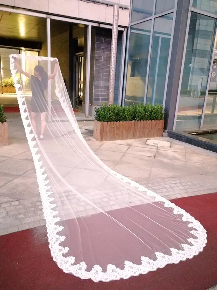 Длинная свадебная фата для невесты однослойная с кружевом Цвет Белый/слоновой