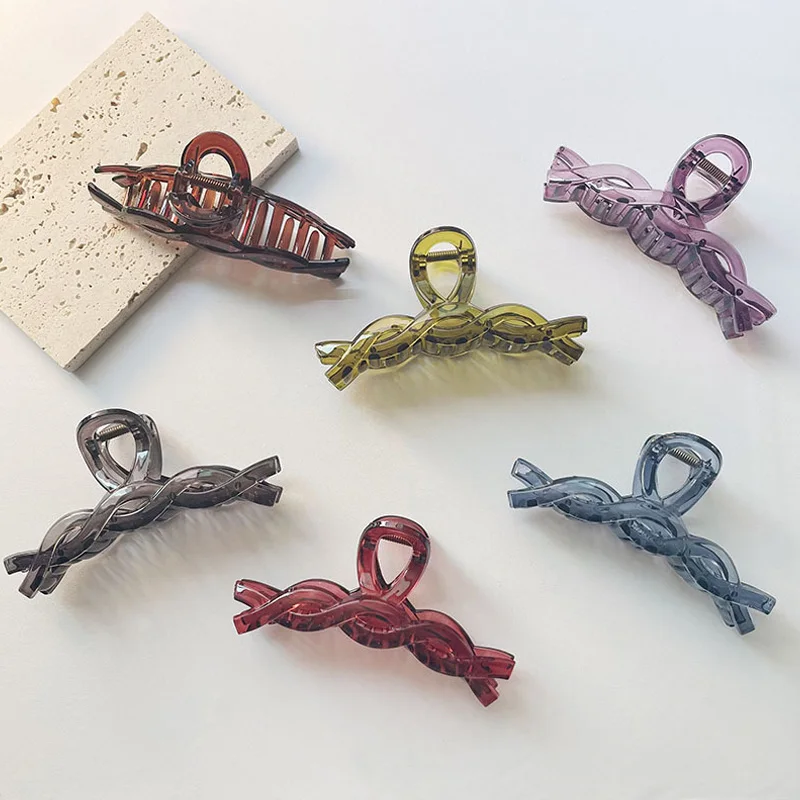 

Korean Jelly Color Hair Claw Simple Frosted Hairpin Irregular Twisted Transparent Scrub Hair Clip Geometric Hair Accessories New