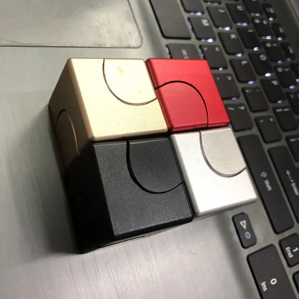 

Alloy Metal Square Finger Gyroscope Rotary Cube Decompression Toy Educational Toy Gift Square Hand Spinner
