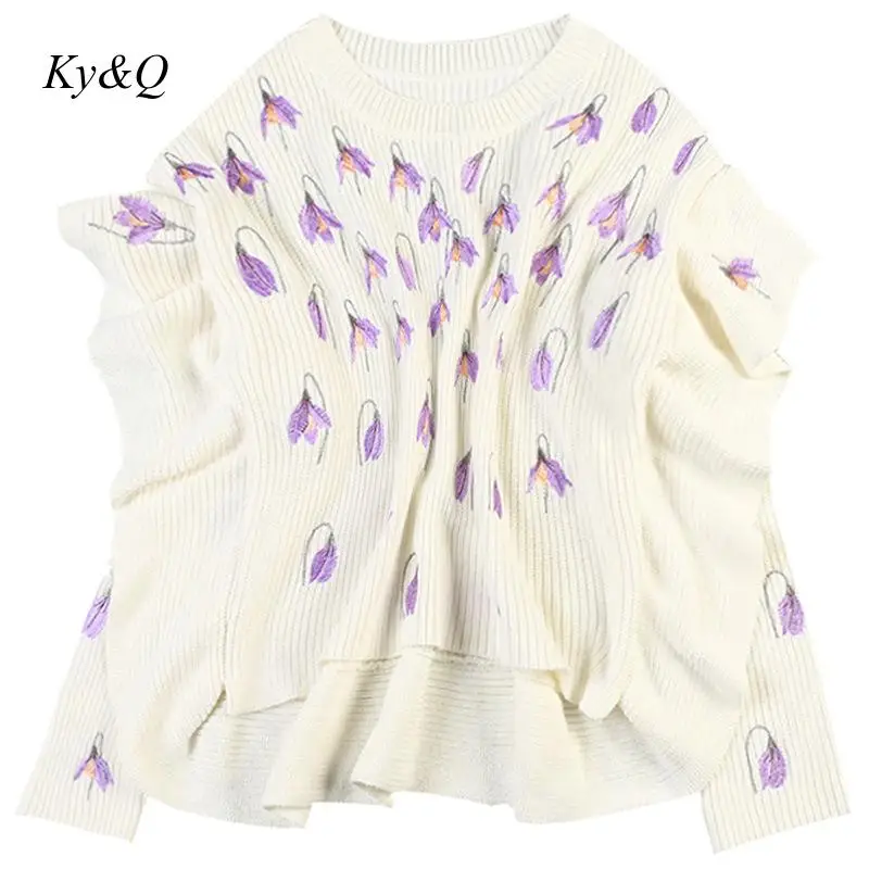 Женская трикотажная рубашка с длинным рукавом круглым вырезом и цветочной