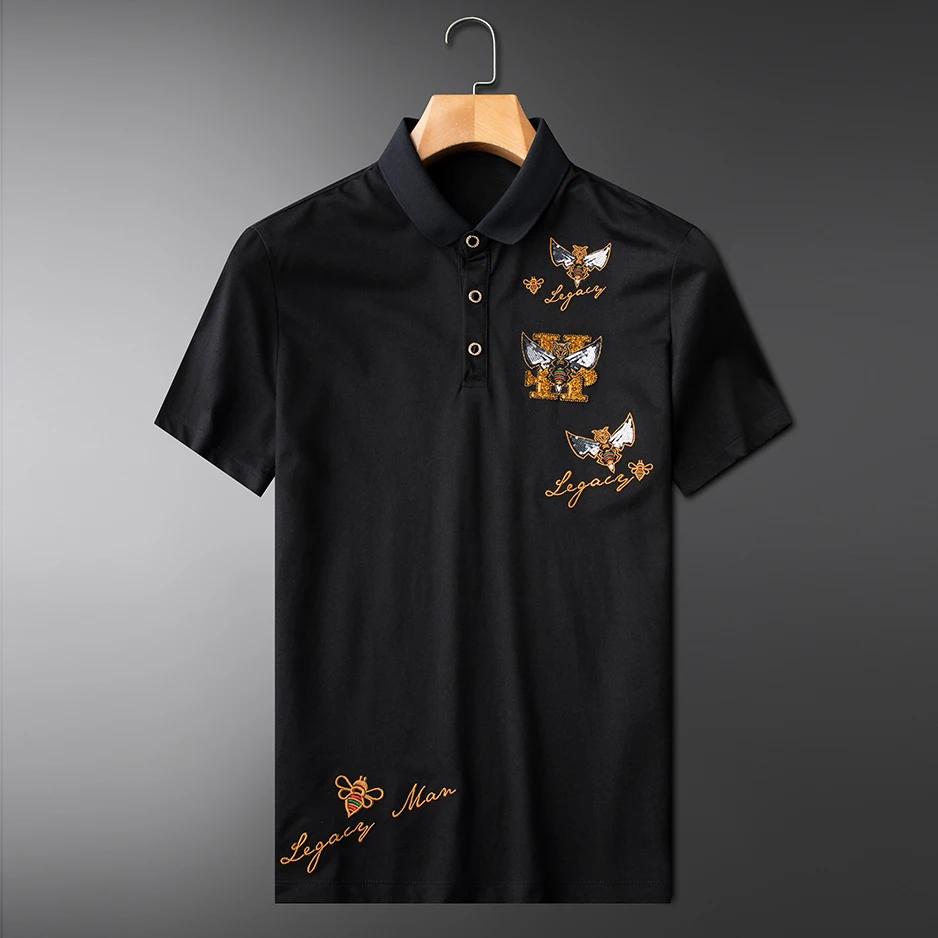 

Мужская рубашка-поло с коротким рукавом, с вышивкой в виде пчелы