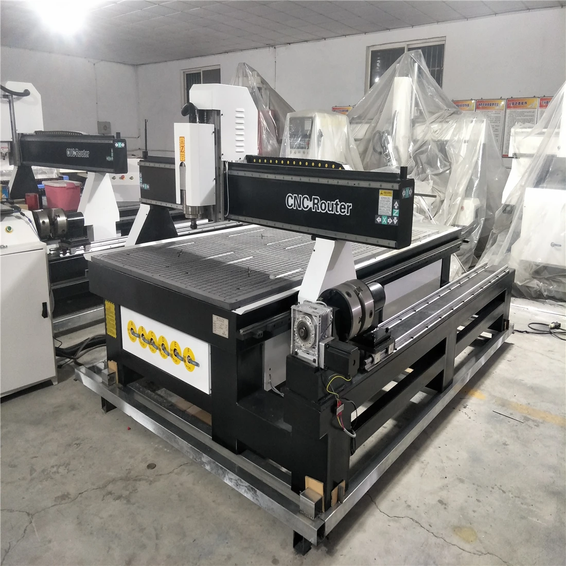 Новый продукт фрезерный станок с ЧПУ 1325 цена 4 осевой для рекламной машины резки