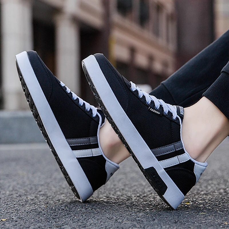 

2021 New Men Fashion Canvas Vulcanized Shoes Light Casual Sneakers For Men Superstar Shoes