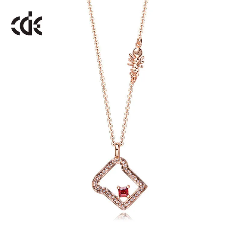 Модное изящное ожерелье CDE с кулоном в виде нарезного хлеба ошейники кристаллами