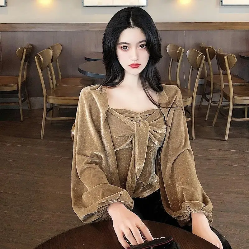 

2021 Autumn Winter French Retro Square Collar Velvet Bottoming Shirt Slim and Slim Lantern Sleeve Clothes Women's Sexy Top Y82